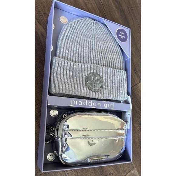 Steve Madden Handbags - Madden Girl Gray Smiley Face Beanie & Camera Bag Silver Crossbody Purse Gift Set